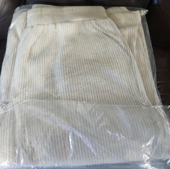 Cream Ribbed Sweater Set - Picture 2 of 2